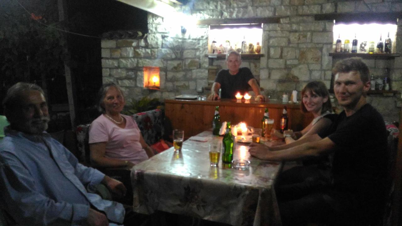 & Lorenc Berat
